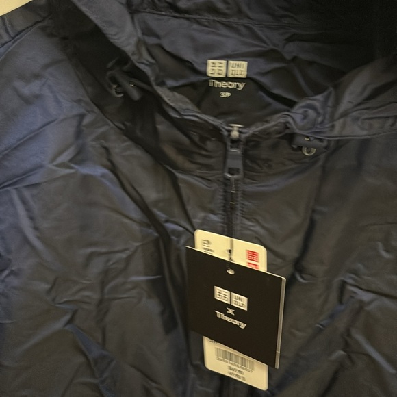 Theory for Uniqlo oversized rain jacket - Picture 3 of 3